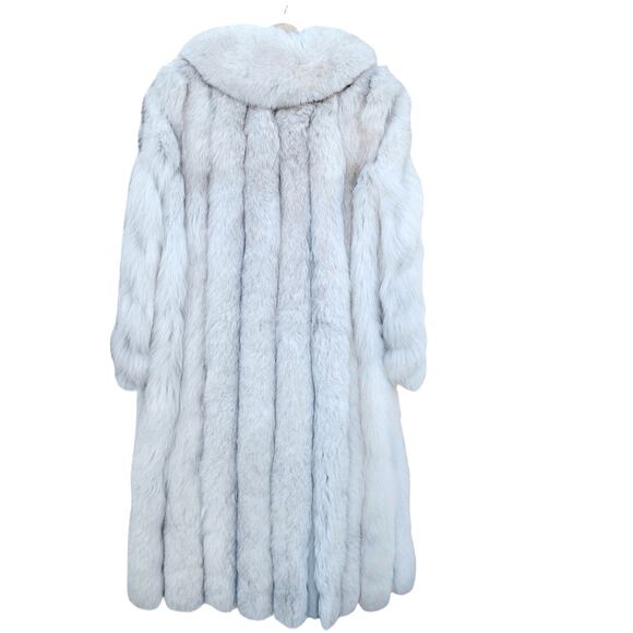 Rare Saga Fox White Fur Coat | Arctic Glamour, Spiral Sleeves, Bridal or Archive - Picture 4 of 16